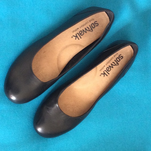 Softwalk black flats, worn once in like new condition. Size 7 - Picture 1 of 5